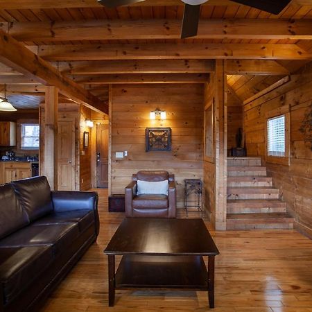 Home Sweet Hideaway Retreat Near Pigeon Forge Bagian luar foto